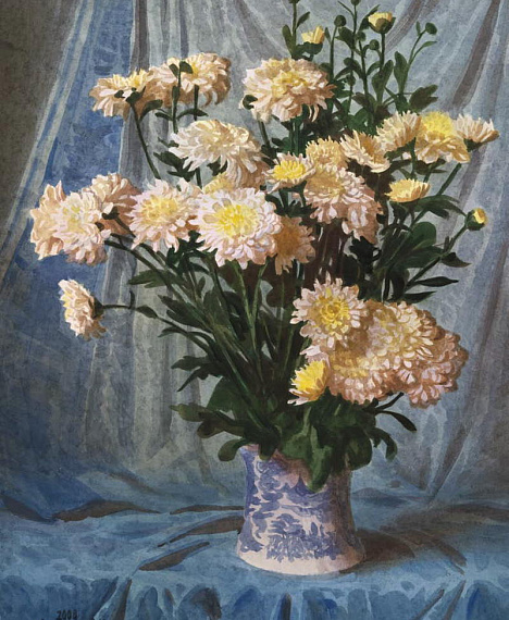 С.Н. Андрияка. Хризантемы на голубом фоне. 2008 г.