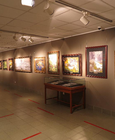 Постоянная экспозиция на 2 этаже. Выставка работ Сергея андрияки.